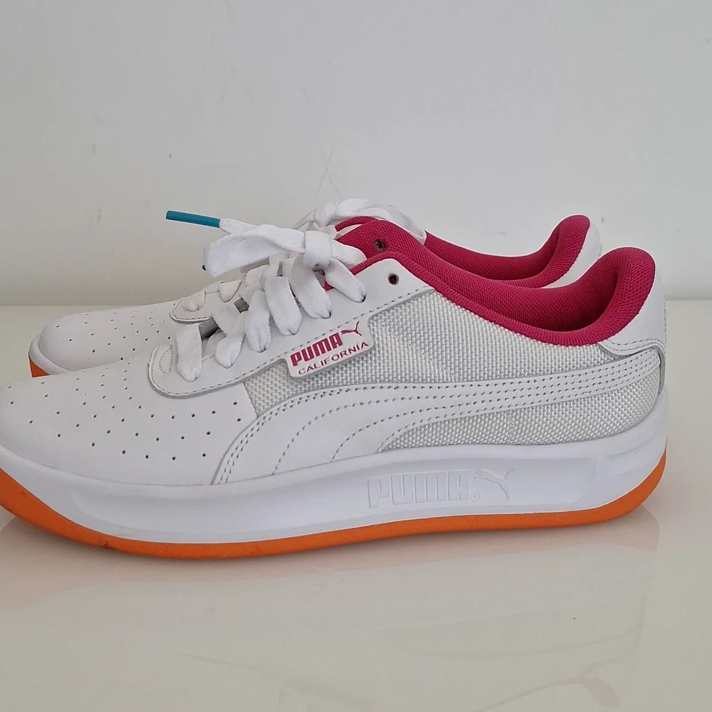 Women Puma Sneakers - Picture 3 of 7
